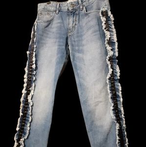NWOT Z1975 Ruffle Boyfriend Jeans